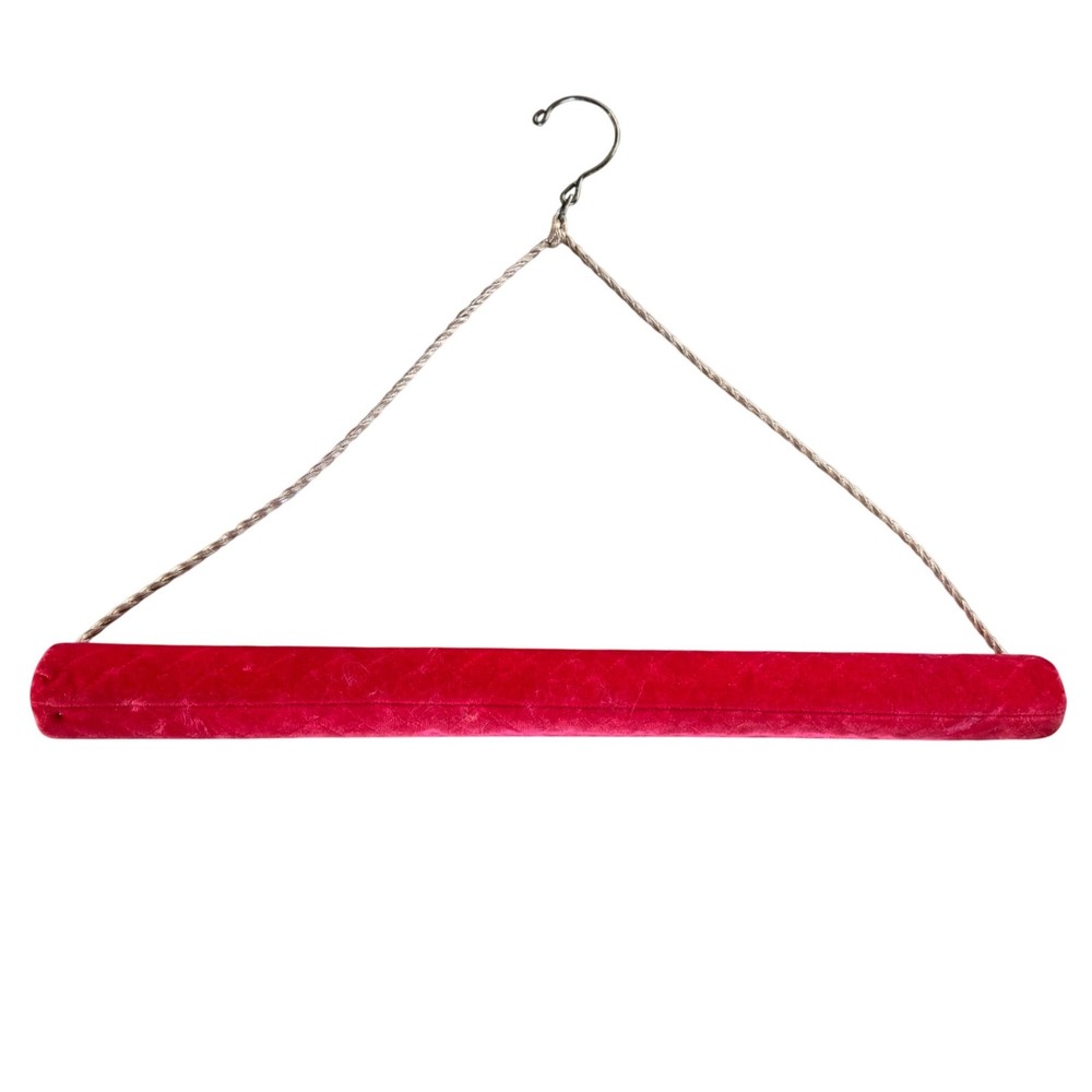 Vintage Red Velvet Padded Quilt Hanger Gold Braided Rope Display Holiday Decor